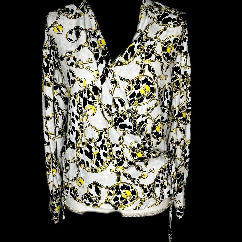 Topshop Wrap Top Size 2 On tag but fits medium.